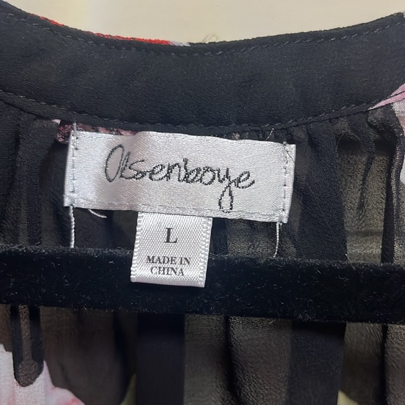 Olsenboye Sheer Floral Button Up Blouse - Picture 3 of 4